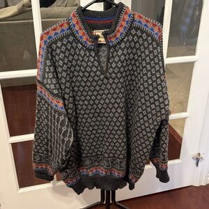 DALE OF NORWAY Sweater *small hole At The Back*